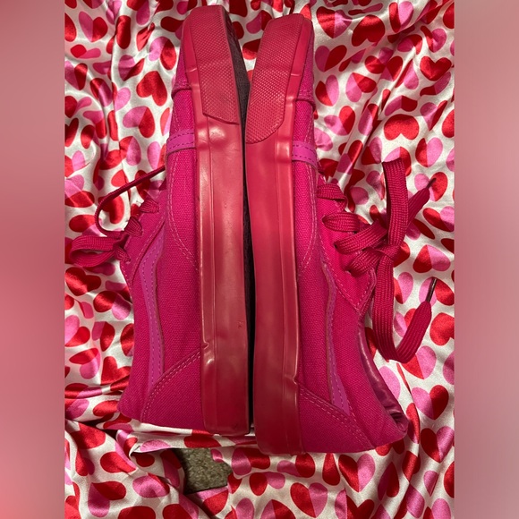 Women’s Vans - Picture 2 of 4